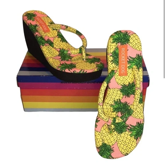 Rocket 🚀 Dog 🐶 Tropics Thong Sandals Size 8M NIB - Picture 2 of 12